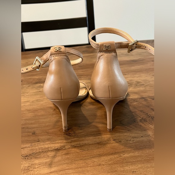 **SOLD** Sam Edelman Heel - Picture 3 of 4